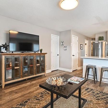 Heart Of Westport 1Br Villa Kansas City Eksteriør bilde