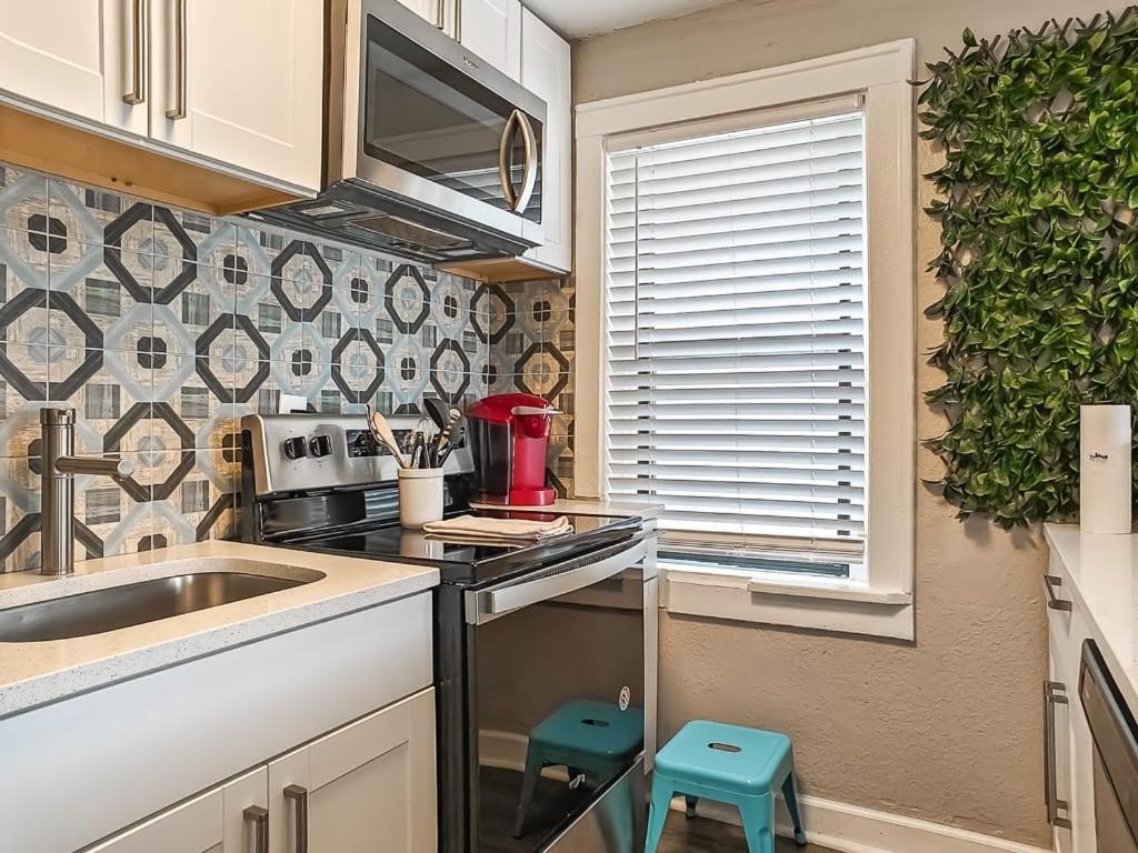 Heart Of Westport 1Br Villa Kansas City Eksteriør bilde