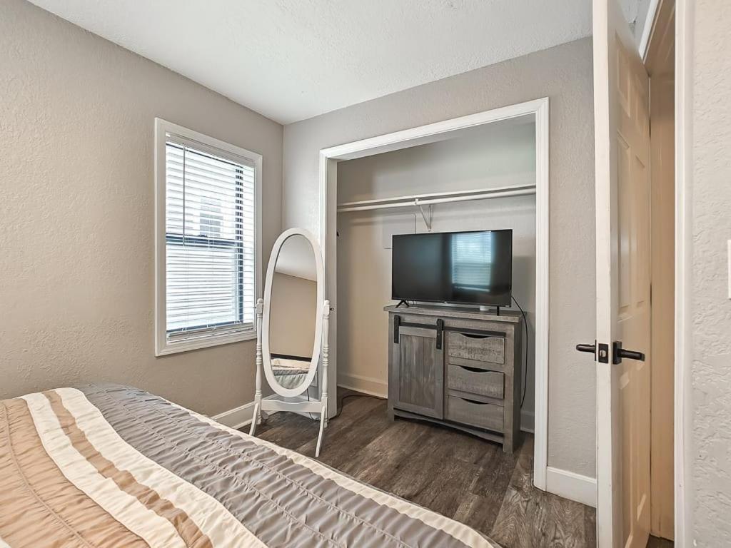 Heart Of Westport 1Br Villa Kansas City Eksteriør bilde